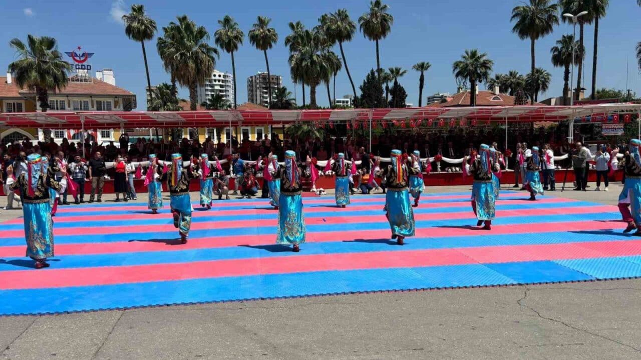 Adana'da 19 Mayıs Atatürk’ü Anma, Gençlik ve Spor Bayramı coşkuyla