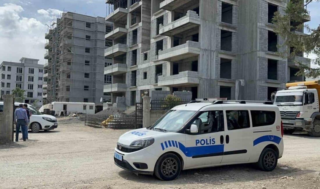 Adıyaman’da İnşaat Kazasında Düşen İşçi Hayatını Kaybetti Adıyaman’da inşaatta çalışan 59 yaşındaki Abuzer Yakut, 6. kattan düşerek