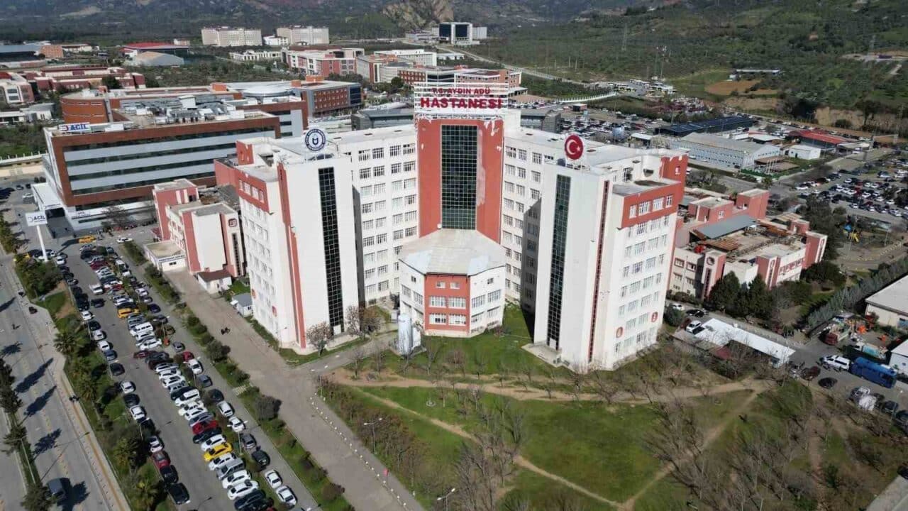 Aydın Adnan Menderes Üniversitesi Hastanesi'nde görevli Prof. Dr. U.G. ile