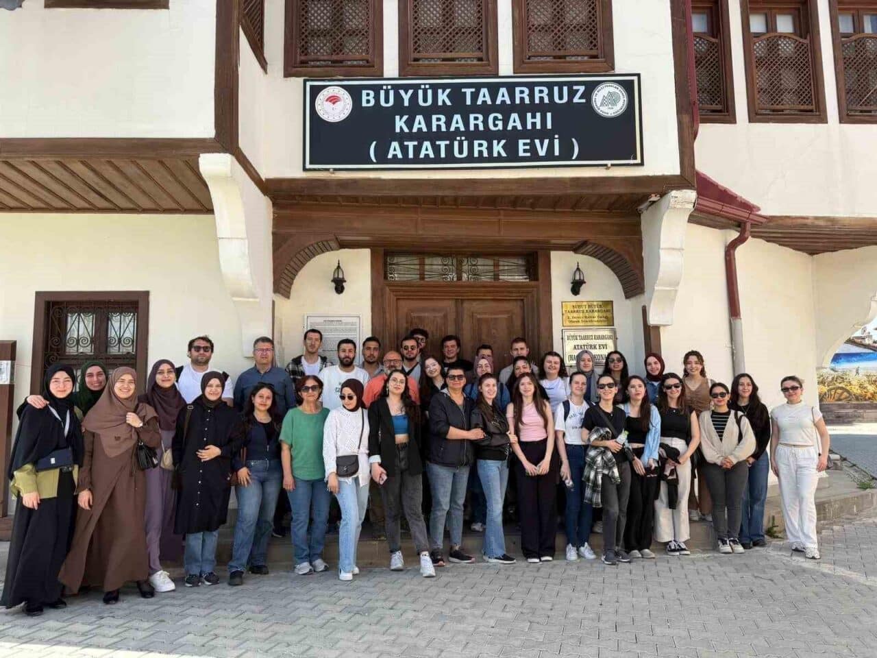 Afyonkarahisar Sağlık Bilimleri Üniversitesi Eczacılık Fakültesi 5. sınıf öğrencileri, Şuhut