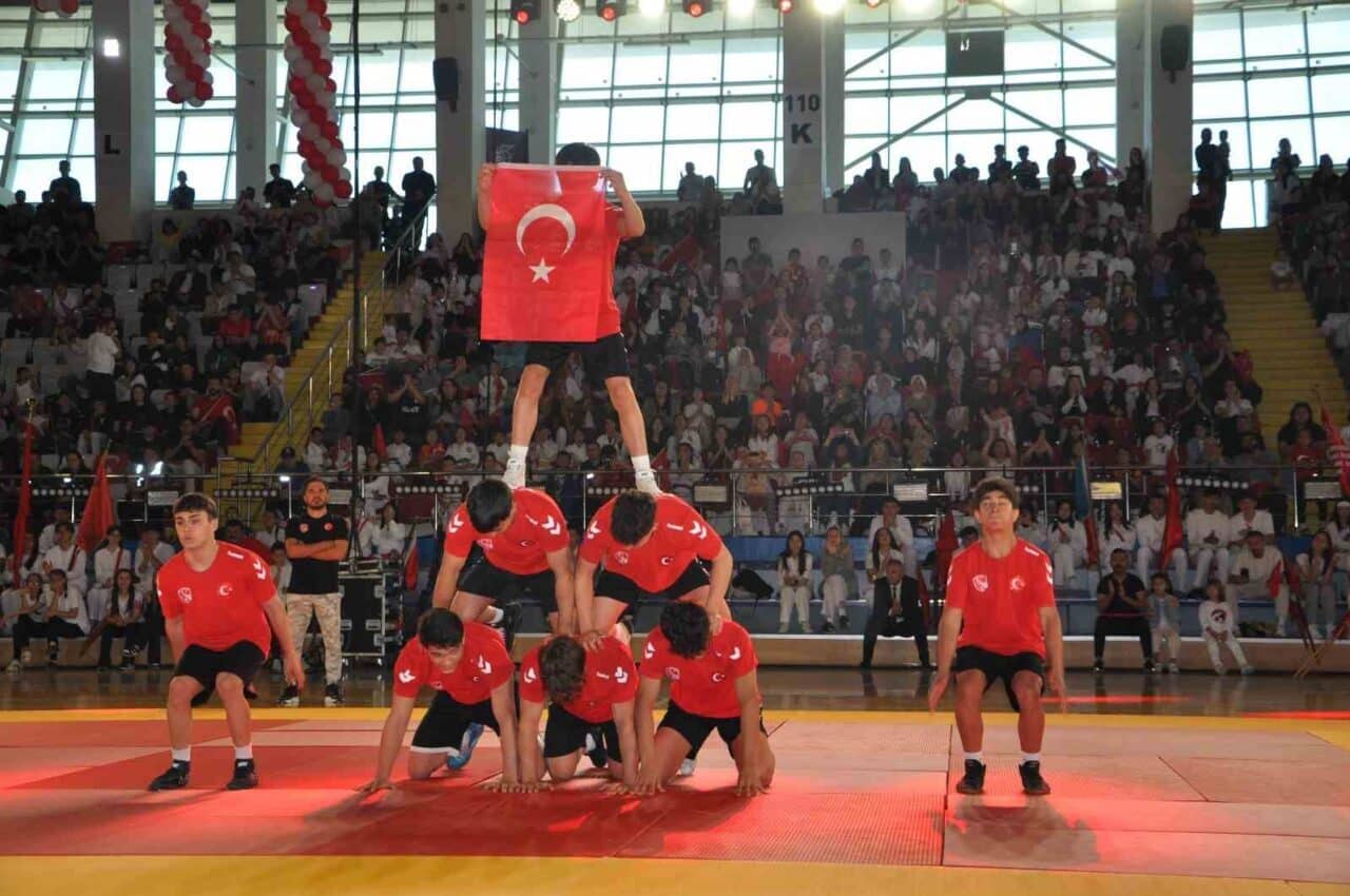 19 Mayıs Atatürk’ü Anma, Gençlik ve Spor Bayramı, Afyonkarahisar'da coşkuyla