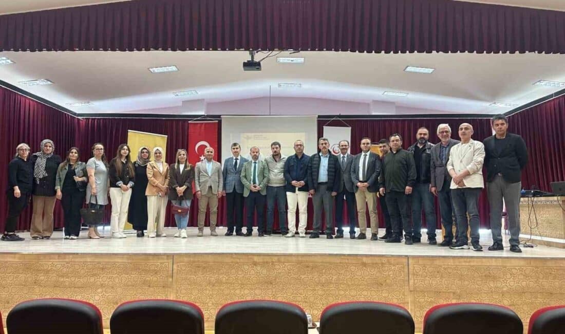 Afyonkarahisar'daki Edebiyat Akademisi, Bekir Şirin'in "Dava Adamı Olarak Mehmet Akif