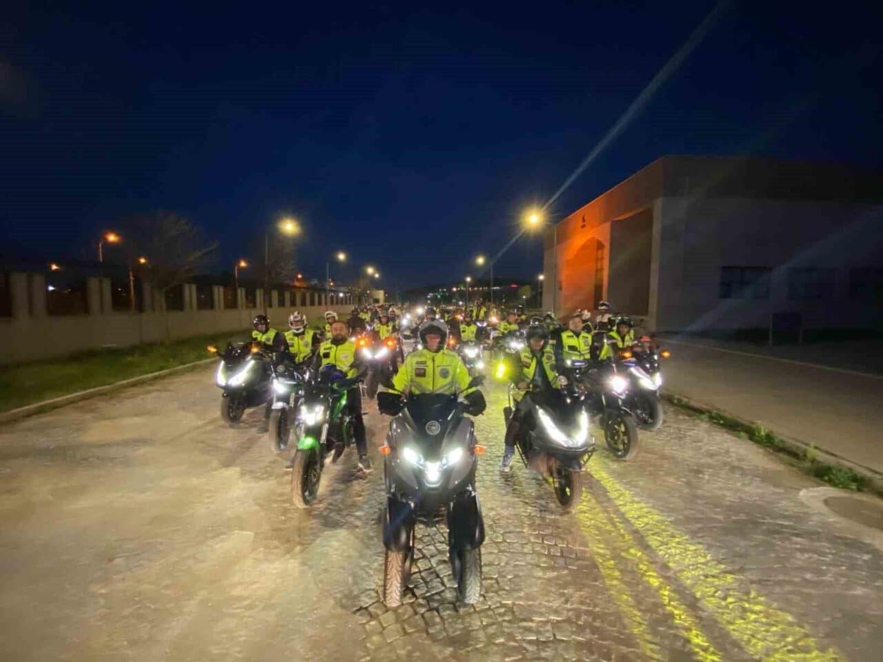 Afyonkarahisar İl Emniyet Müdürlüğü, Karayolu Trafik Haftası kapsamında "Güvenli Motosiklet