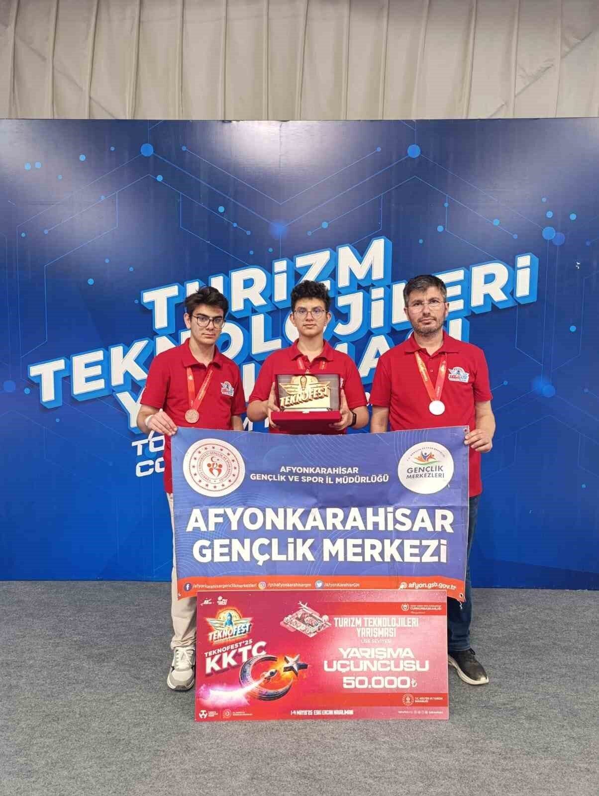 TEKNOFEST KKTC 2025'te Afyonkarahisar Gençlik Merkezi'nin HasCode Takımı, "Karahisar Rehber"