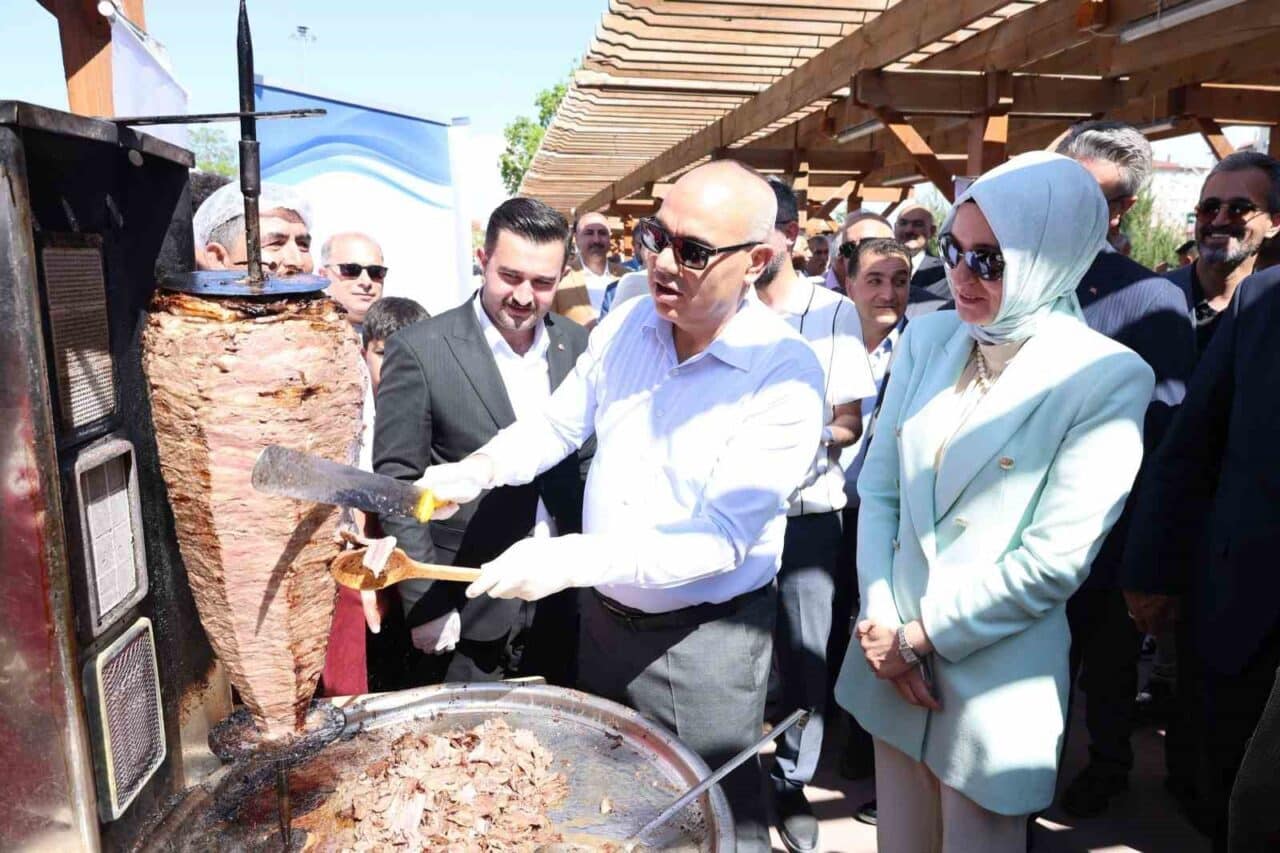 Ağrı'da düzenlenen "Geleneksel Ağrı Mutfağı" etkinliği, Türk Mutfağı Haftası kapsamında