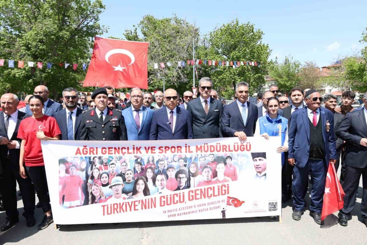 Ağrı'da, 19 Mayıs Atatürk'ü Anma, Gençlik ve Spor Bayramı coşkulu