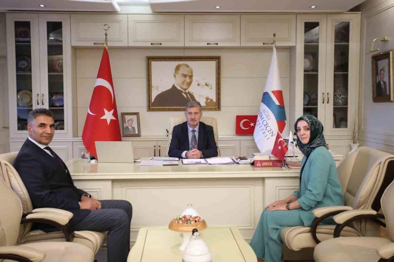 Ağrı İbrahim Çeçen Üniversitesi Rektörü Prof. Dr. İlhami Gülçin, aile