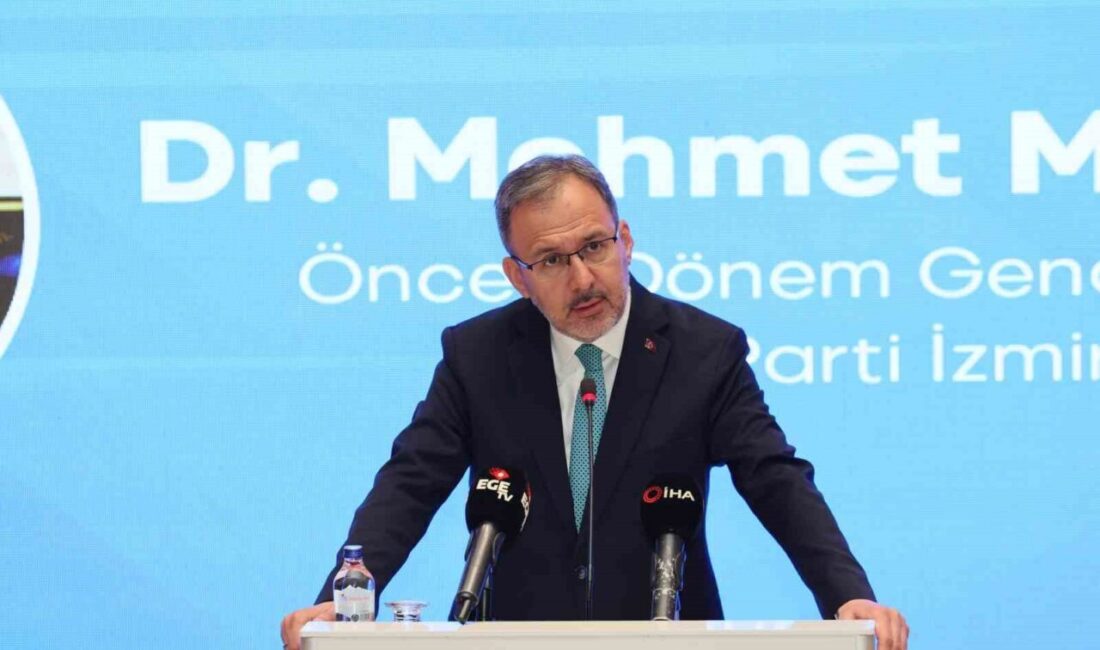 İzmir'de düzenlenen 24. Uluslararası İşletmecilik Kongresi'nde Dr. Mehmet Kasapoğlu, işletmeciliğin