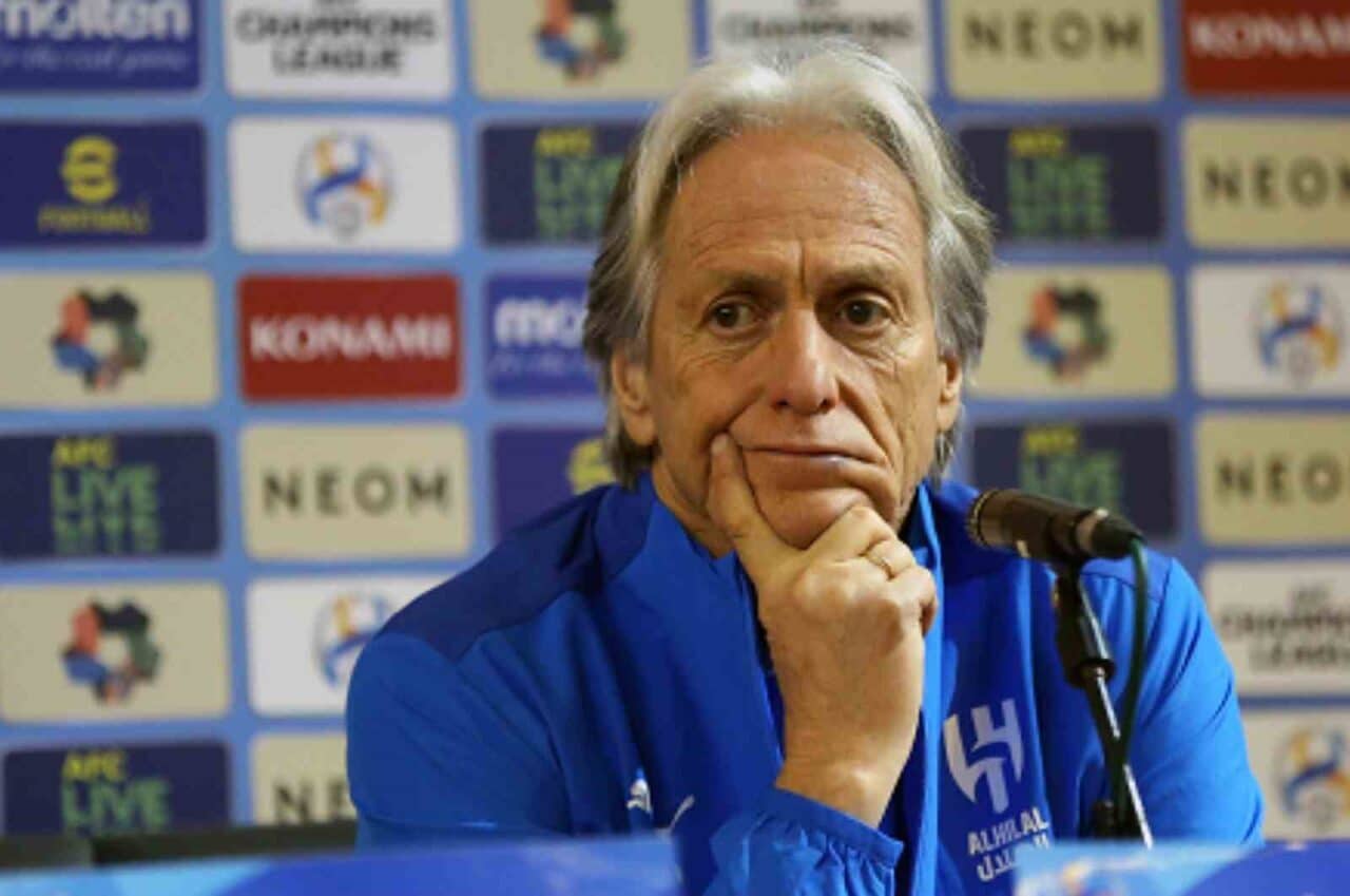 Al-Hilal, 2022-2023 sezonunda Fenerbahçe'yi de çalıştıran Jorge Jesus ile karşılıklı