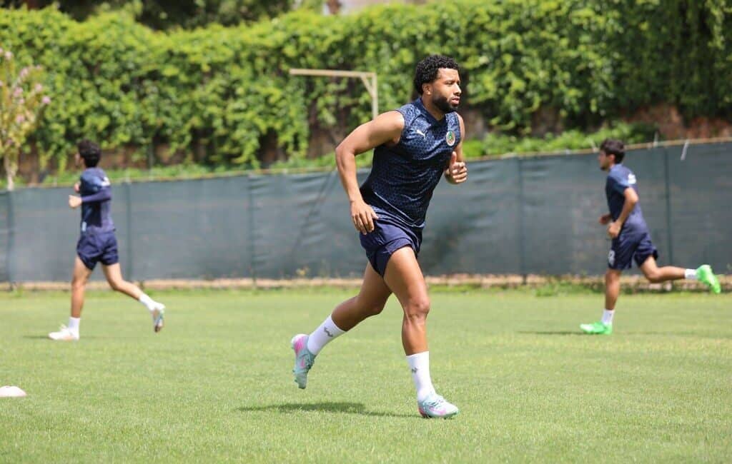 Alanyaspor, Beşiktaş İle Oynayacağı Maç İçin Hazırlıklara Hızla Başladı Corendon Alanyaspor, Beşiktaş ile oynayacağı maç için antrenmanlarına başladı. Teknik
