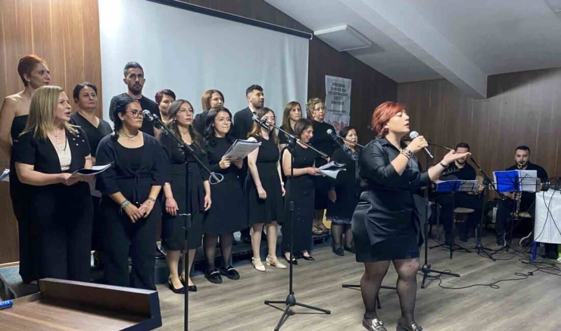 Manisa'nın Alaşehir ilçesinde Hemşireler Günü, çeşitli etkinliklerle kutlandı. Törene Manisa