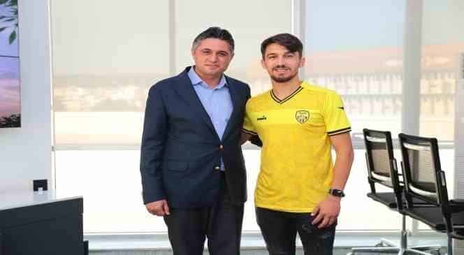 Aliağa FK, golcü İbrahim Yılmaz'ı Aksarayspor'dan transfer ederek kadrosunu güçlendirdi.