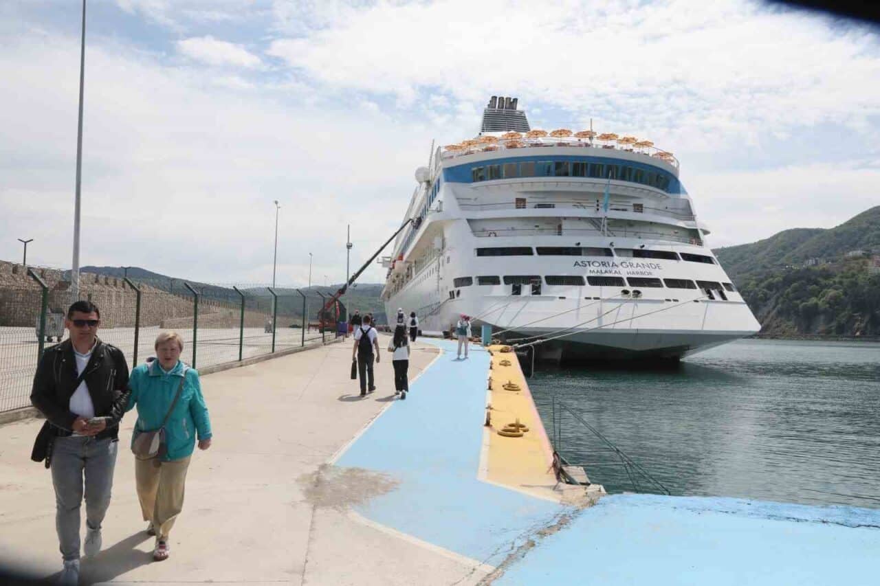 Bartın'ın Amasra ilçesi, 2023'te Rusya'dan 86 bin turist ağırladı. Dev