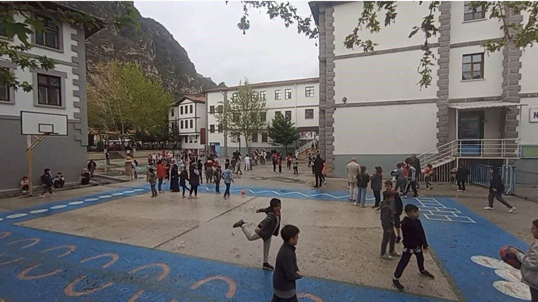 Amasya'nın Gümüşhacıköy ilçesinde meydana gelen 4.4 ve 4.2 büyüklüğündeki depremler