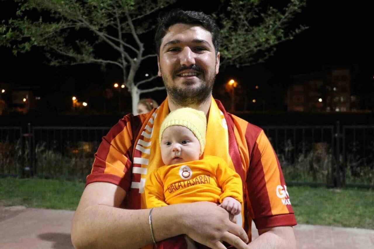 Amasya'da Galatasaray taraftarı Tuğçe ve Berat Temiz, 25. şampiyonluğu 52