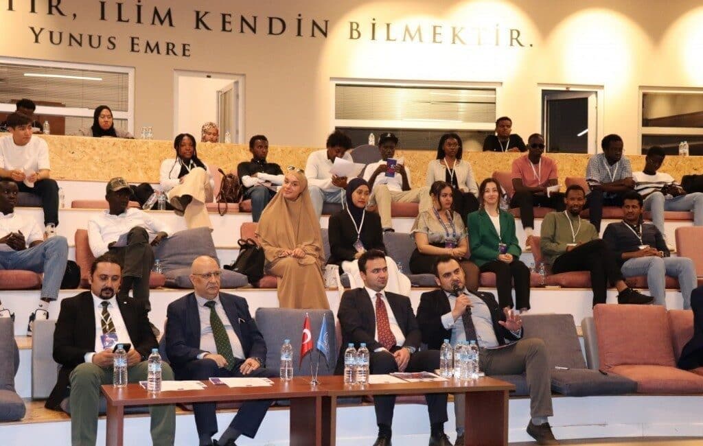 Anadolu Üniversitesi'nin düzenlediği Girişimcilik, Liderlik ve Yenilikçilik İçin Mezunlar Birliği