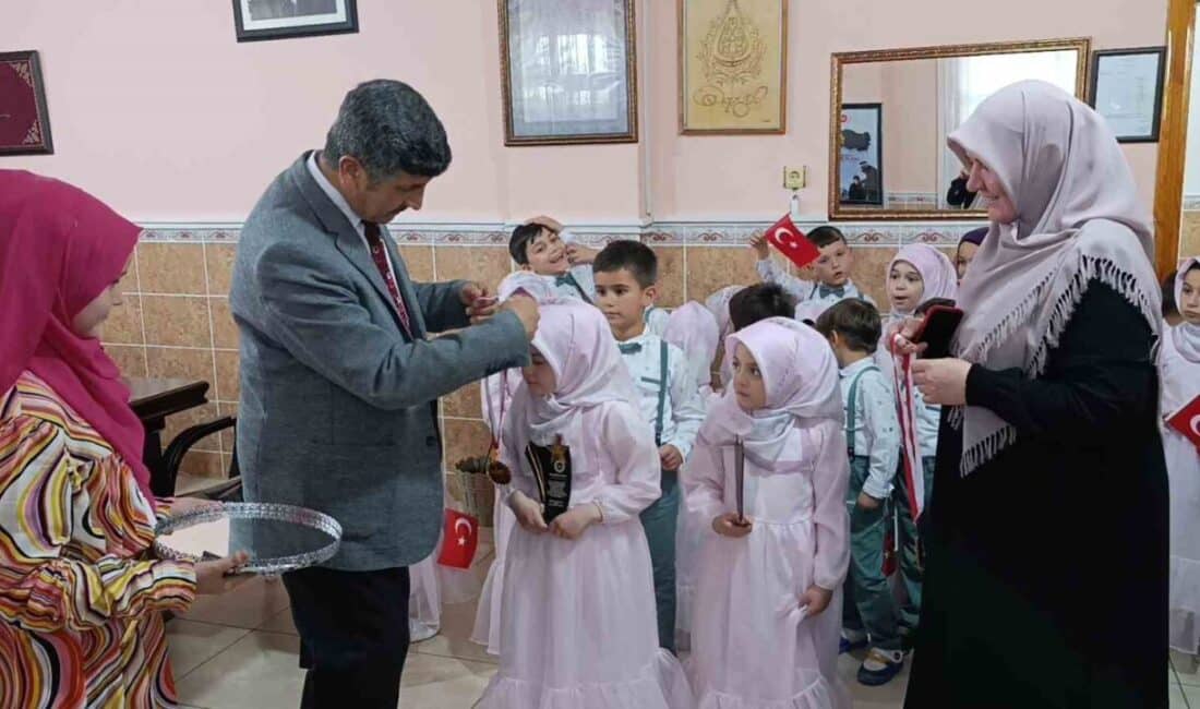 Mersin'in Anamur ilçesinde, Değirmencikburnu 4-6 Yaş Kur'an Kursu minik öğrencileri