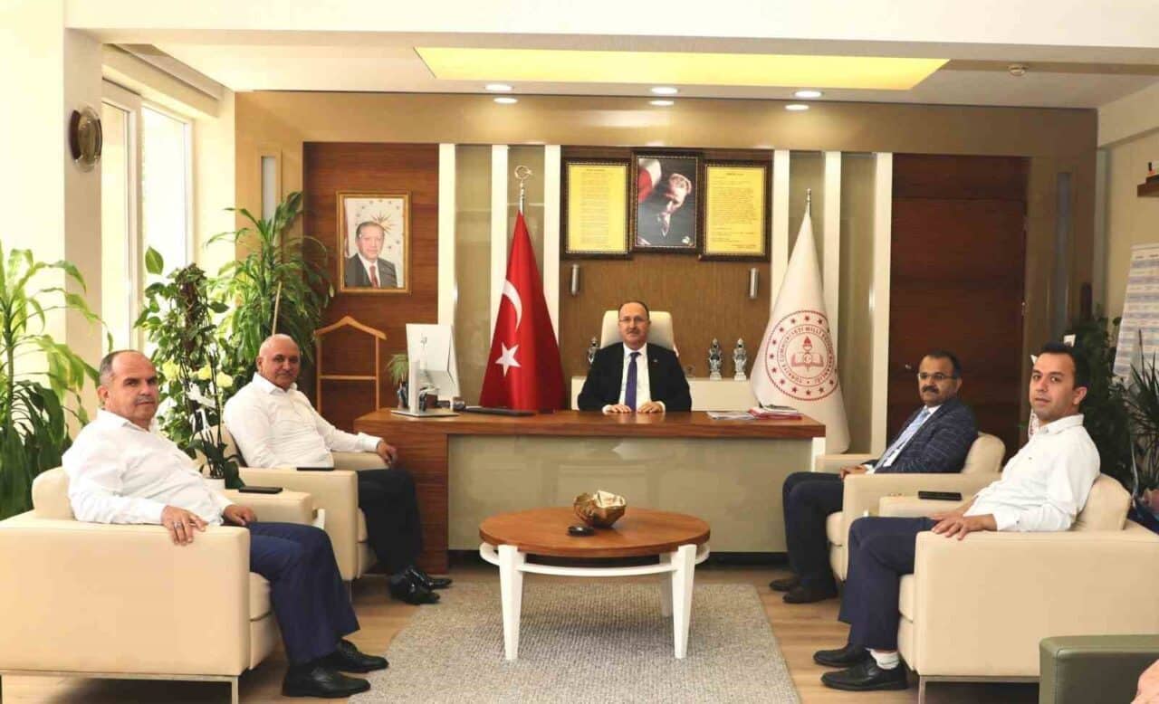 Antalya İl Milli Eğitim Müdürü Mehmet Yasin Eriş, eğitimde iş