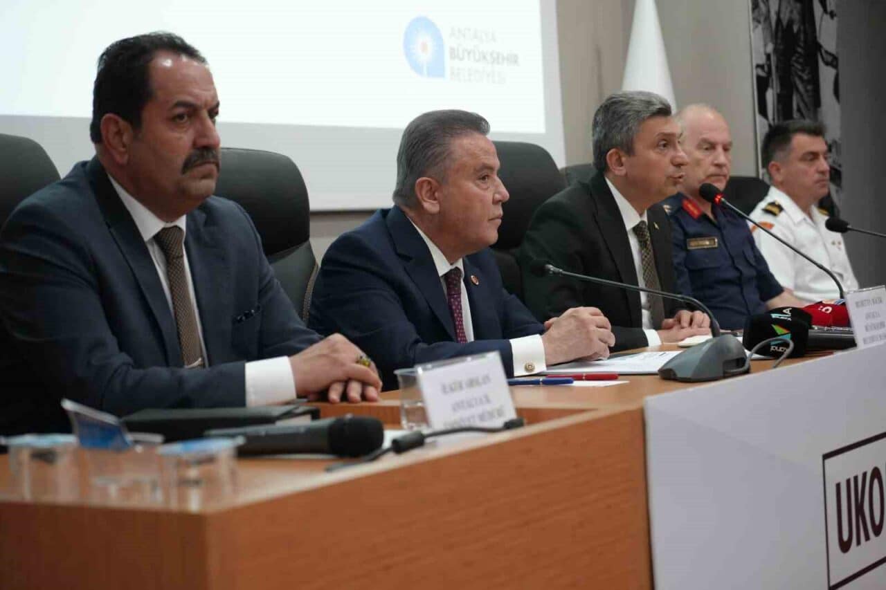 " Trafik Haftası" etkinlikleri çerçevesinde yapılan UKOME Genel Kurulu'nda Antalya'nın