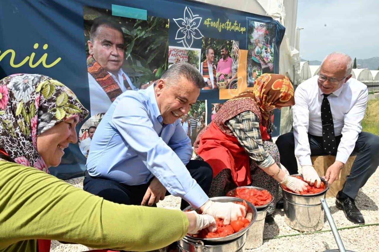 Antalya Büyükşehir Belediyesi, 4. Uluslararası FoodFest Antalya etkinliğini Kumluca’da başlatarak