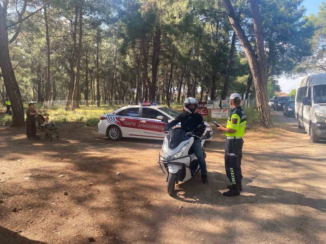 Antalya'daki motosiklet denetimlerinde 895 sürücüye 3 milyon 450 bin lira