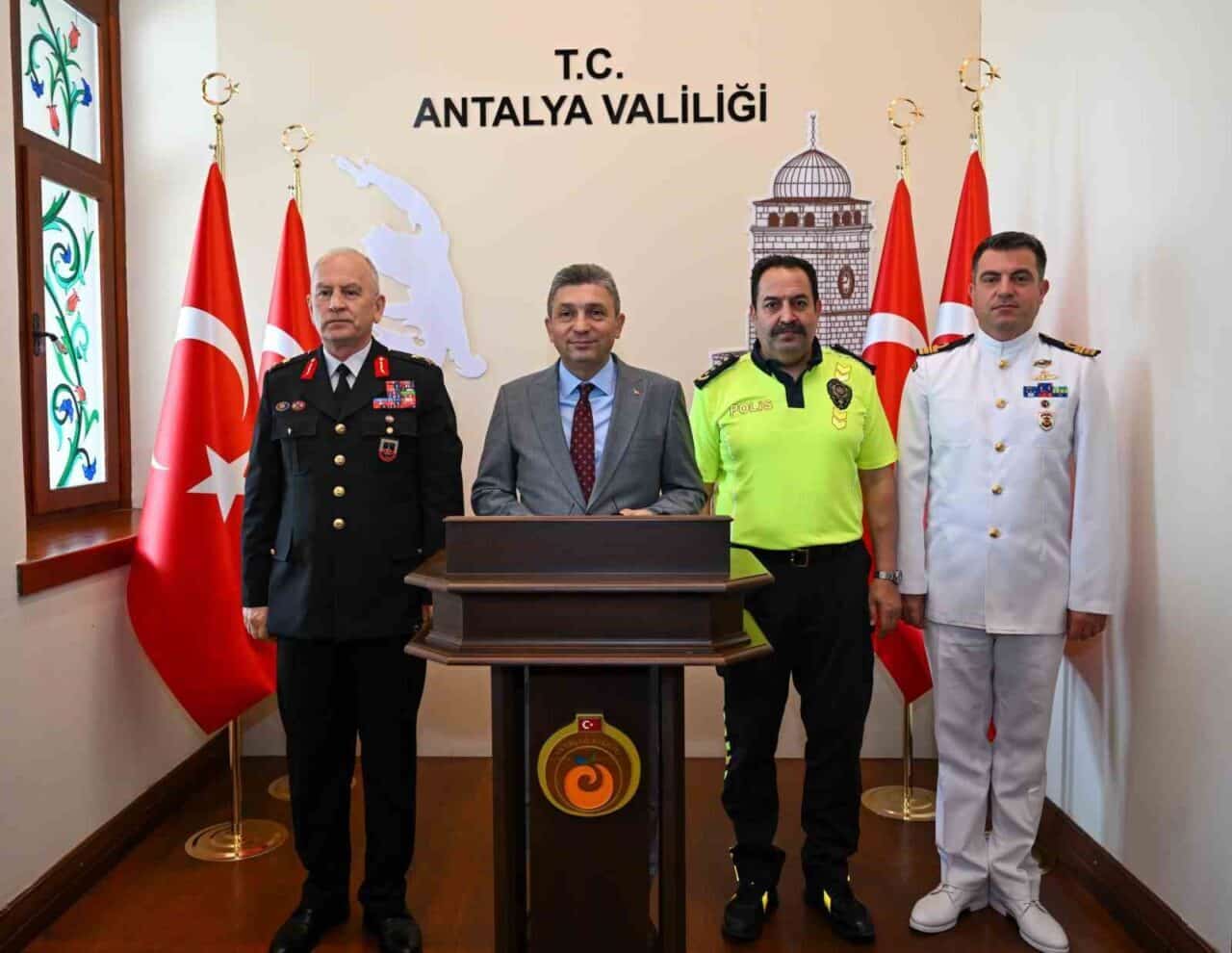 Antalya Valisi Hulusi Şahin, nisan ayında ilde gerçekleşen asayiş olaylarının