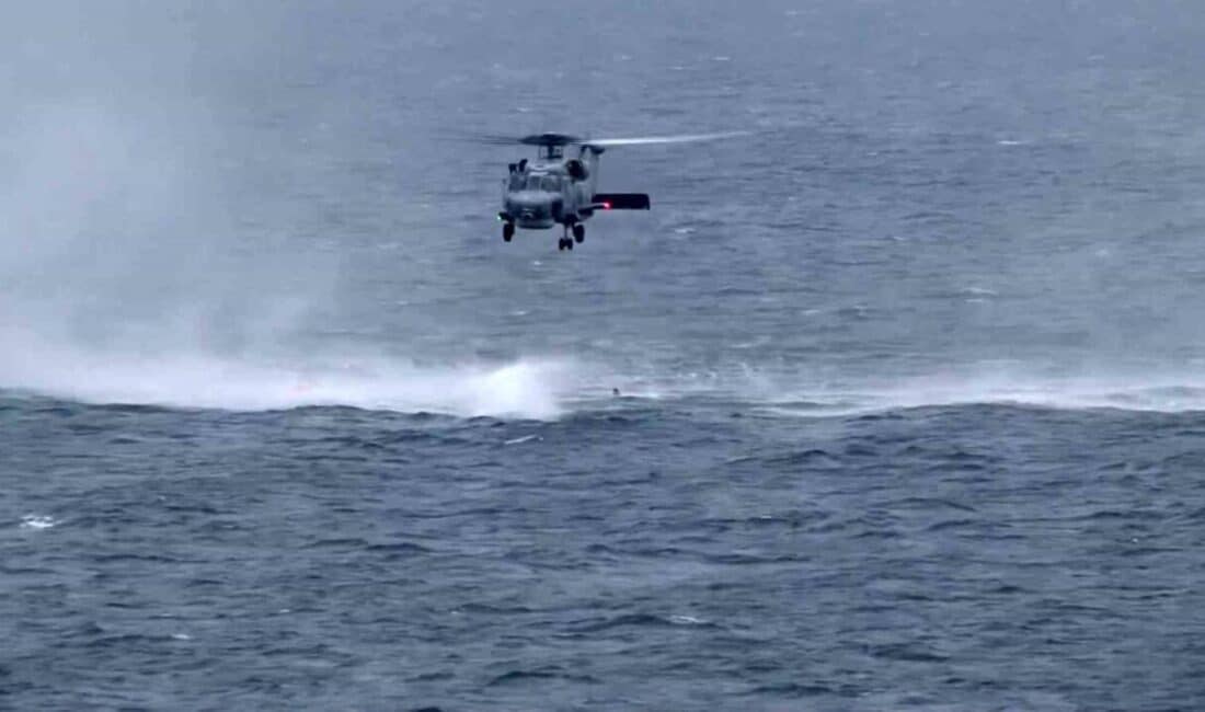 Deniz Kuvvetlerine Ait Helikopter, DENİZKURDU-II/2025 Tatbikatı Sırasında Teknik Arıza Nedeniyle Denize Acil İniş Yaptı Deniz Kuvvetleri'ne ait bir SH-70 helikopteri, DENİZKURDU-II/2025 Tatbikatı sırasında Antalya