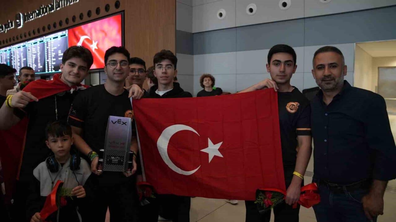 İstanbul'daki Arnavutköy İbrahim Özaydın Mesleki Teknik Anadolu Lisesi Robotik Takımı,