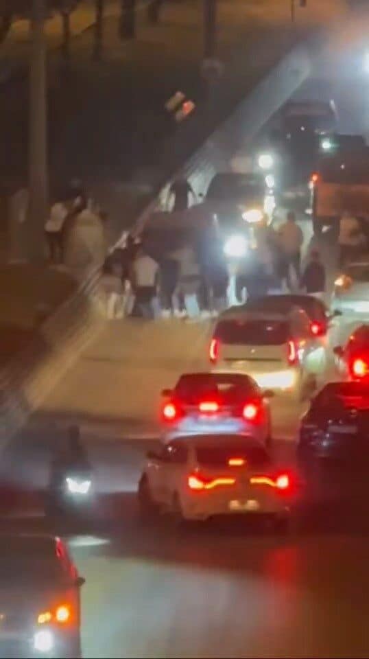 Bursa'nın İnegöl ilçesinde asker konvoyunda gençler arasında çıkan kavga amatör