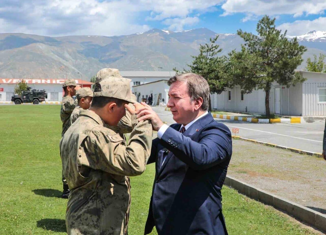 Erzincan'da, Vali Hamza Aydoğdu, Belediye Başkanı Bekir Aksun ve Jandarma