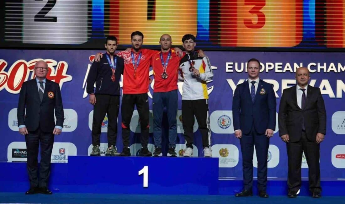 Türkiye, Avrupa Büyükler Karate Şampiyonası’nda 3 madalya ile döndü: Enes Özdemir ve Ömer Abdurrahim Özer altın, Dilara Bozan bronz kazandı. Türkiye, Ermenistan'da düzenlenen Avrupa Büyükler Karate Şampiyonası'nda Enes Özdemir ve