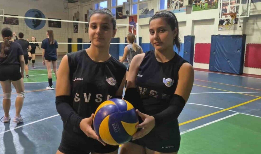 Tekirdağ'da Süleymanpaşa Spor Kulübü'nde voleybol oynayan ikiz kardeşler Ada ve