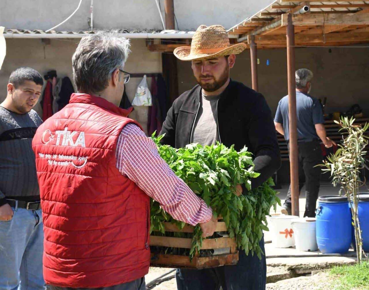 TİKA, Azerbaycan'ın Haçmaz bölgesindeki sel nedeniyle zarar gören ailelere 1