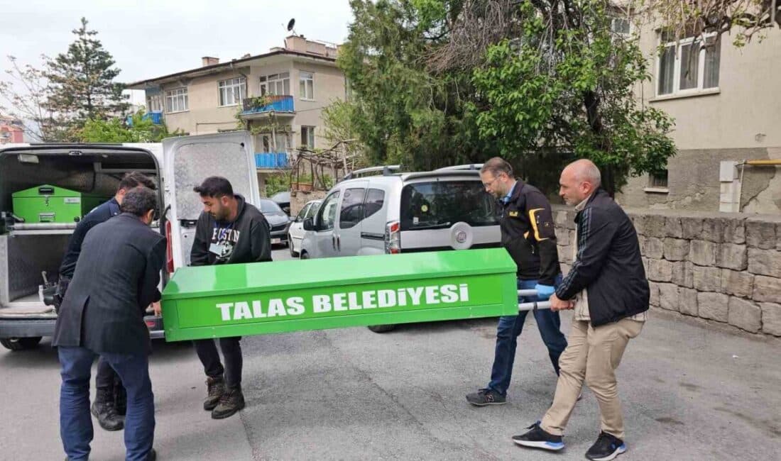 Kayseri’de Oğul, Baba Cinayetinin Ardından Tutuklandı Kayseri'nin Talas ilçesinde E.R. (58), bilinmeyen bir sebepten dolayı yaşlı