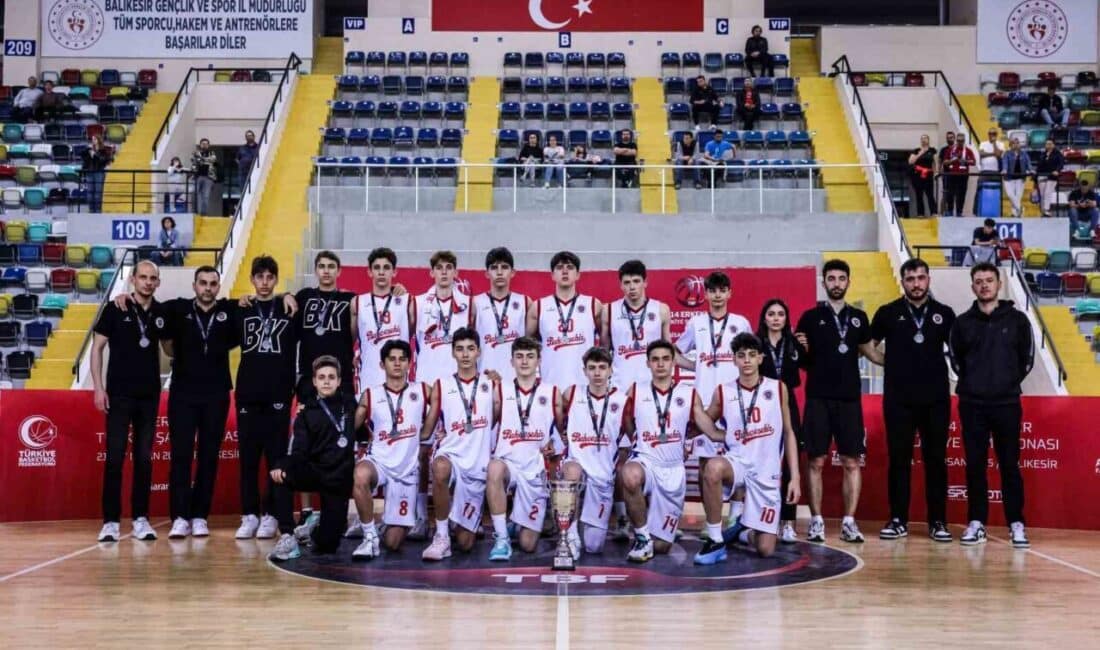 Bahçeşehir Koleji, U16 takımının Türkiye Şampiyonu olmasıyla dikkat çekti. U14