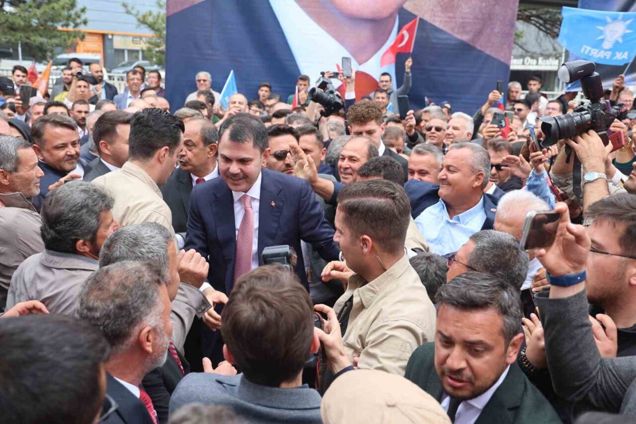Çevre, Şehircilik ve İklim Değişikliği Bakanı Murat Kurum, kardeşlik içinde