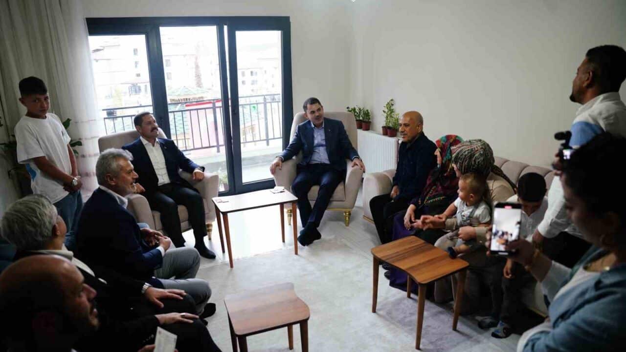 Çevre, Şehircilik ve İklim Değişikliği Bakanı Murat Kurum, Hatay Dikmece'deki