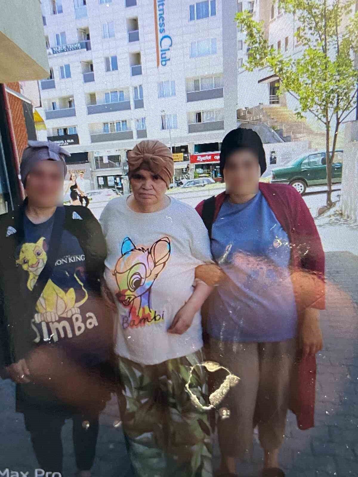Bilecik'te E.T. adlı 59 yaşındaki kadın, bulunduğu apartmanın balkonundan düşerek