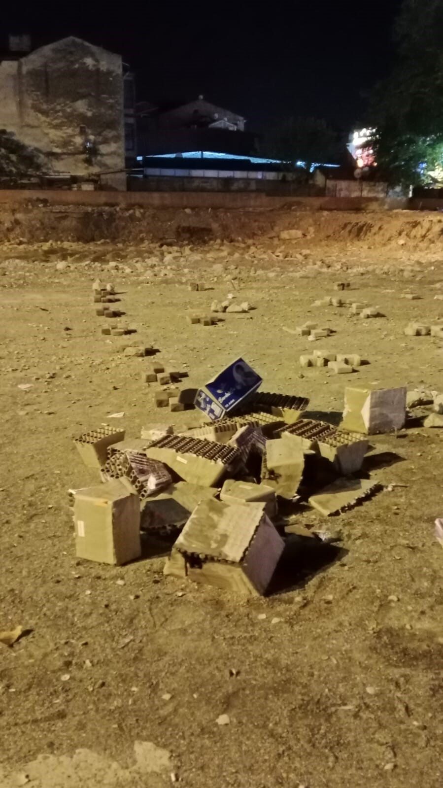Bartın'daki 19 Mayıs etkinlikleri sırasında yapılan havai fişek gösterisinde bir