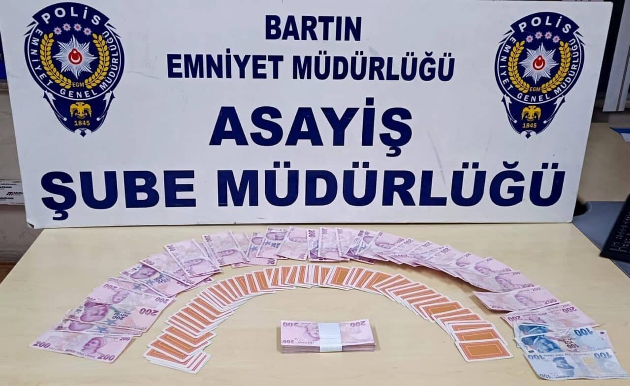 Bartın'da bir kıraathaneye yapılan kumar baskınında 4 kişiye toplamda 36