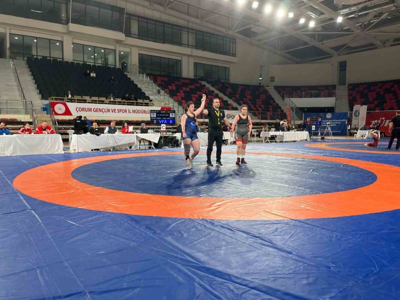 Bozüyük Belediyesi Eğitim ve Spor Kulübü sporcuları, Türkiye Güreş Şampiyonası'nda
