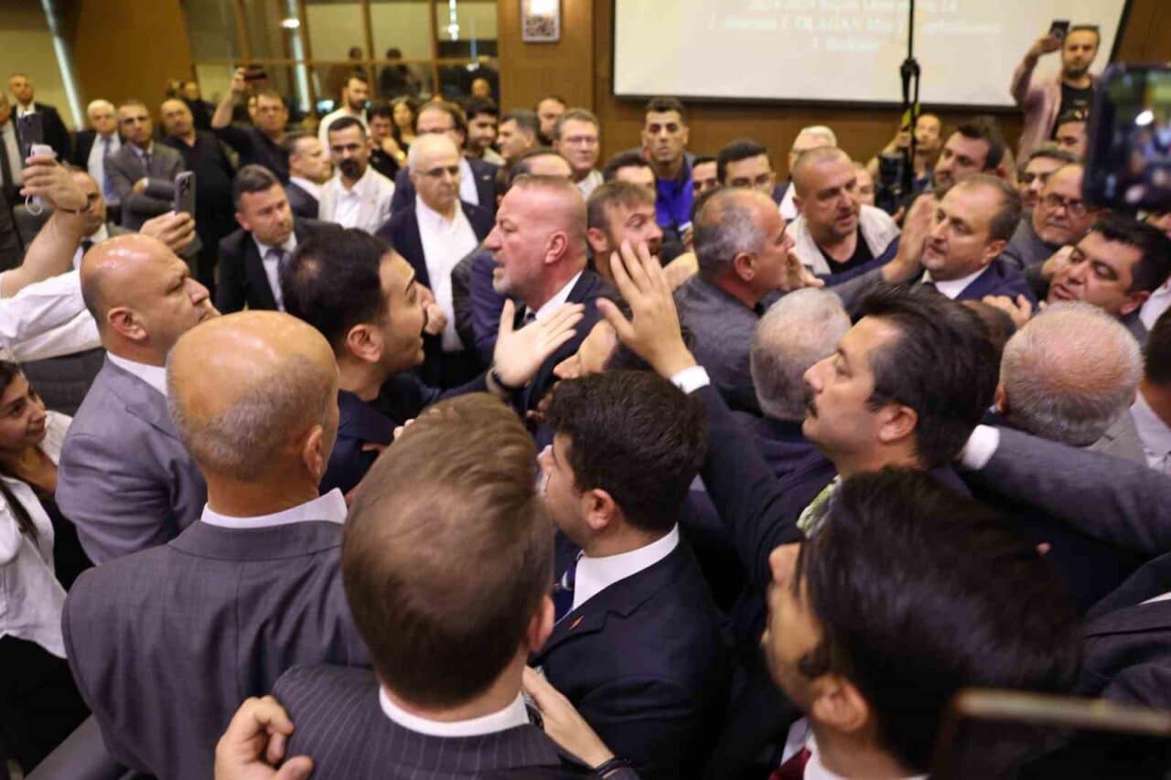 Bursa Büyükşehir Belediye Meclisi'nde gerçekleşen Mayıs ayı toplantısında tartışmalar yaşandı.