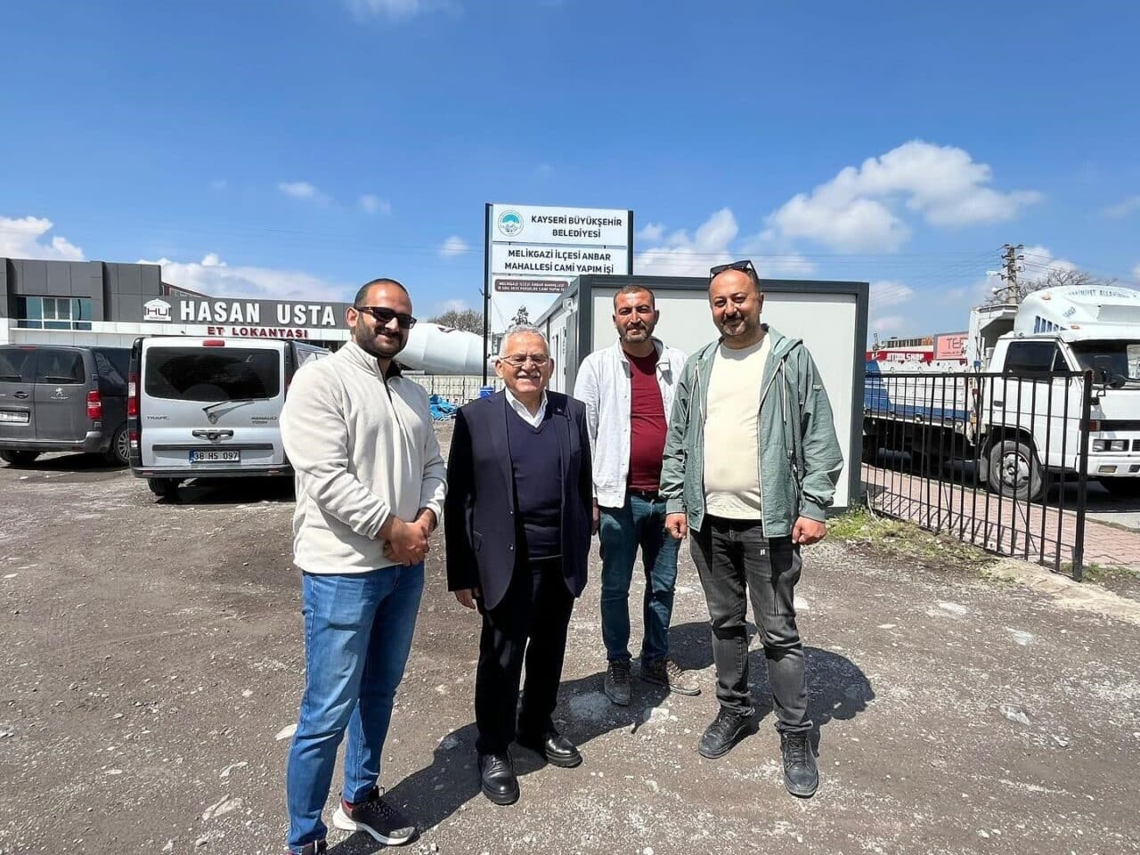 Kayseri Büyükşehir Belediye Başkanı Dr. Memduh Büyükkılıç, Anbar Mahallesi'ndeki Birdal