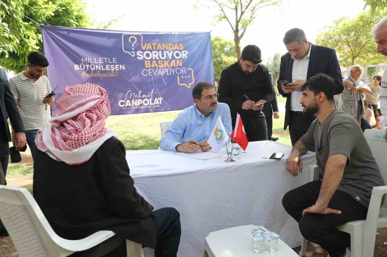 Haliliye Belediye Başkanı Mehmet Canpolat, Süleymaniye Mahallesi'nde düzenlediği etkinlikte vatandaşlarla
