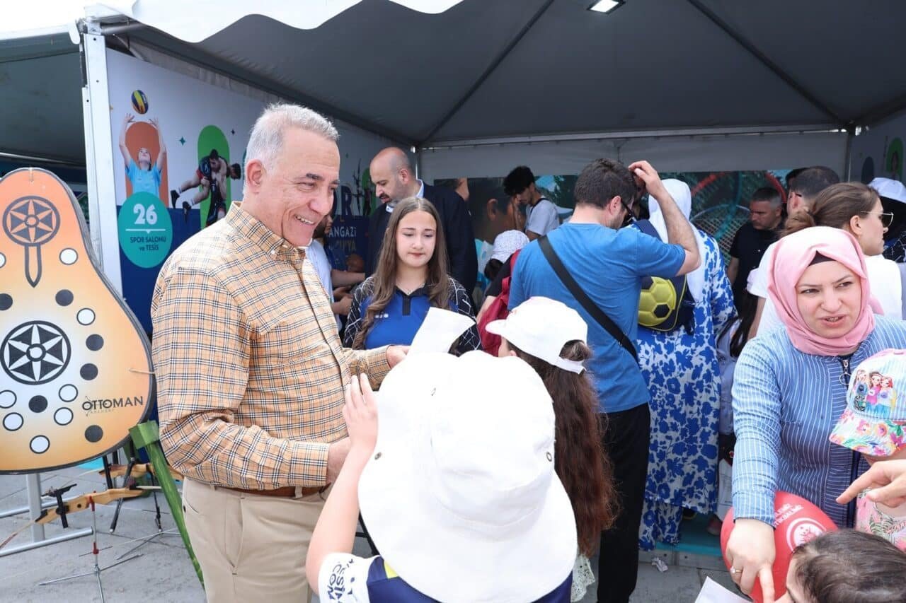 Atatürk Havalimanı’nda gerçekleştirilen 7. Etnospor Kültür Festivali büyük ilgi gördü.