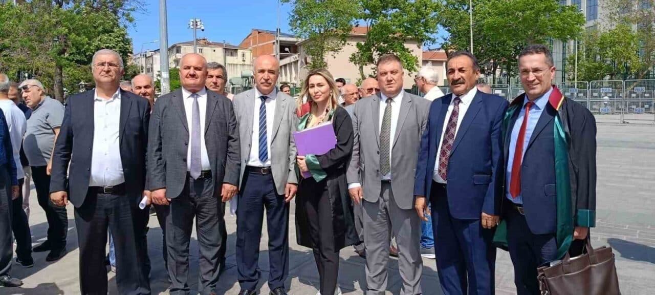 İstanbul Taksiciler Esnaf Odası'nın açtığı korsan taşımacılık davasında İzmir Şoförler