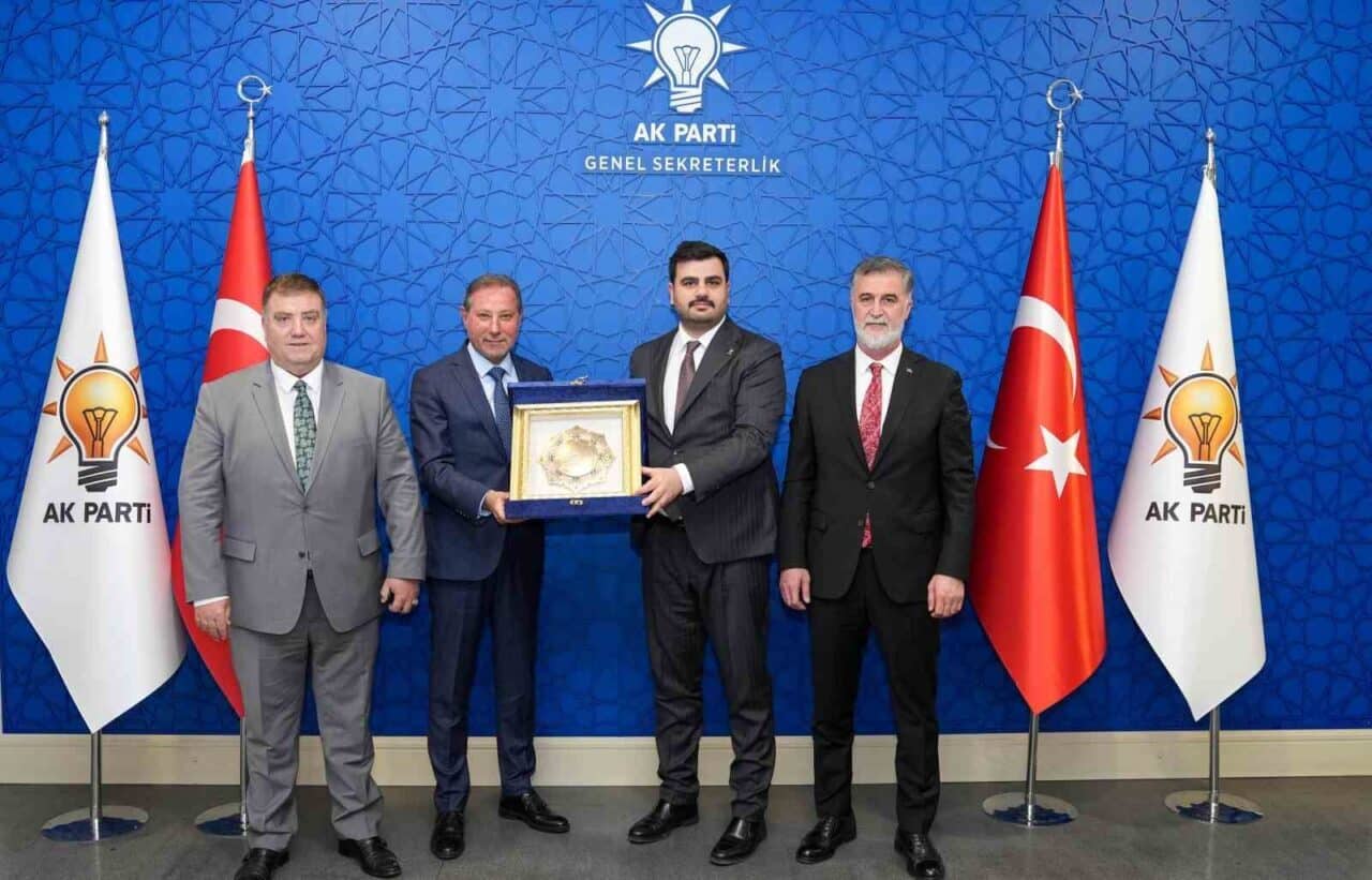 İzmir Şoförler ve Otomobilciler Esnaf Odası Başkanı Erkan Özkan, taksilere