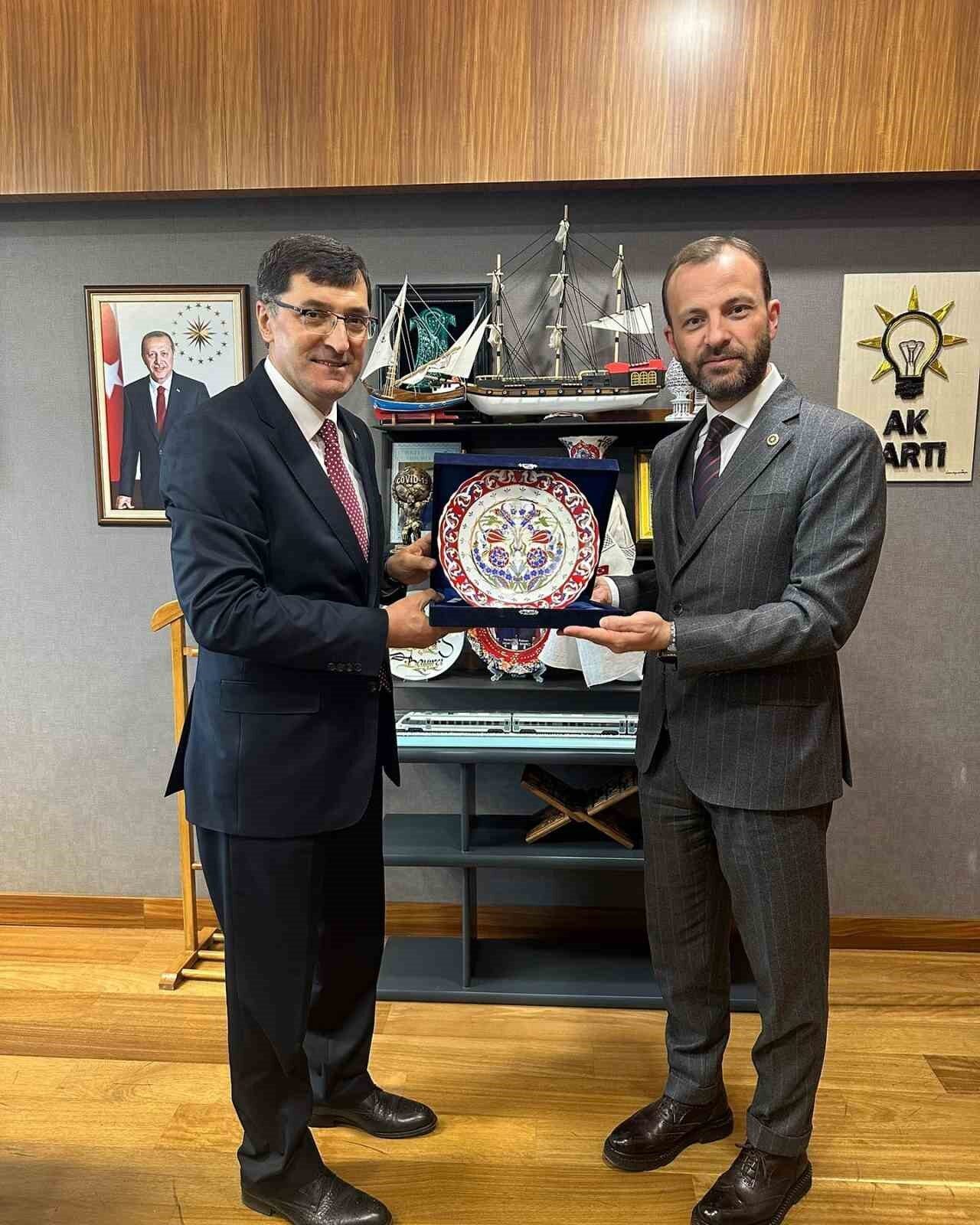 Kütahya Belediye Başkanı Eyüp Kahveci, Ankara'da AK Parti ve diğer