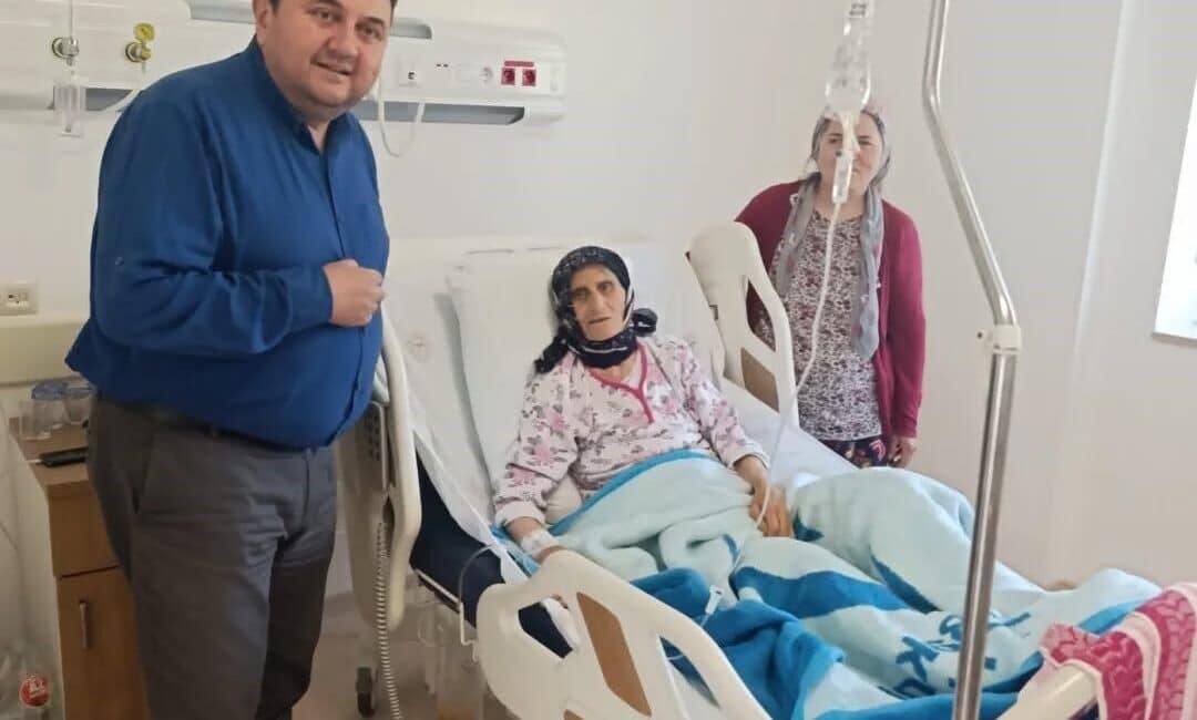AK Parti Kula İlçe Başkanı Nejat Gülmez, Anneler Günü'nde Kula