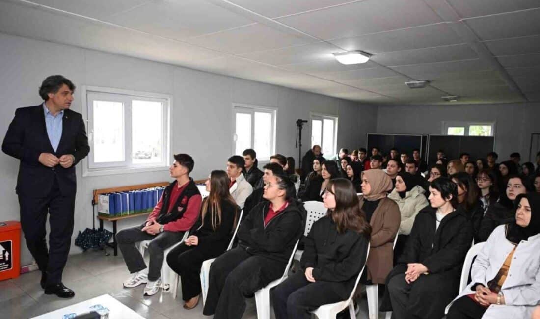 Kartepe’de Gençlerle Buluşan Başkan Kocaman, Geleceği Birlikte Şekillendireceklerini Vurguladı Kartepe Belediye Başkanı Mustafa Kocaman, "Gençlik Buluşmaları" çerçevesinde Maşukiye Anadolu